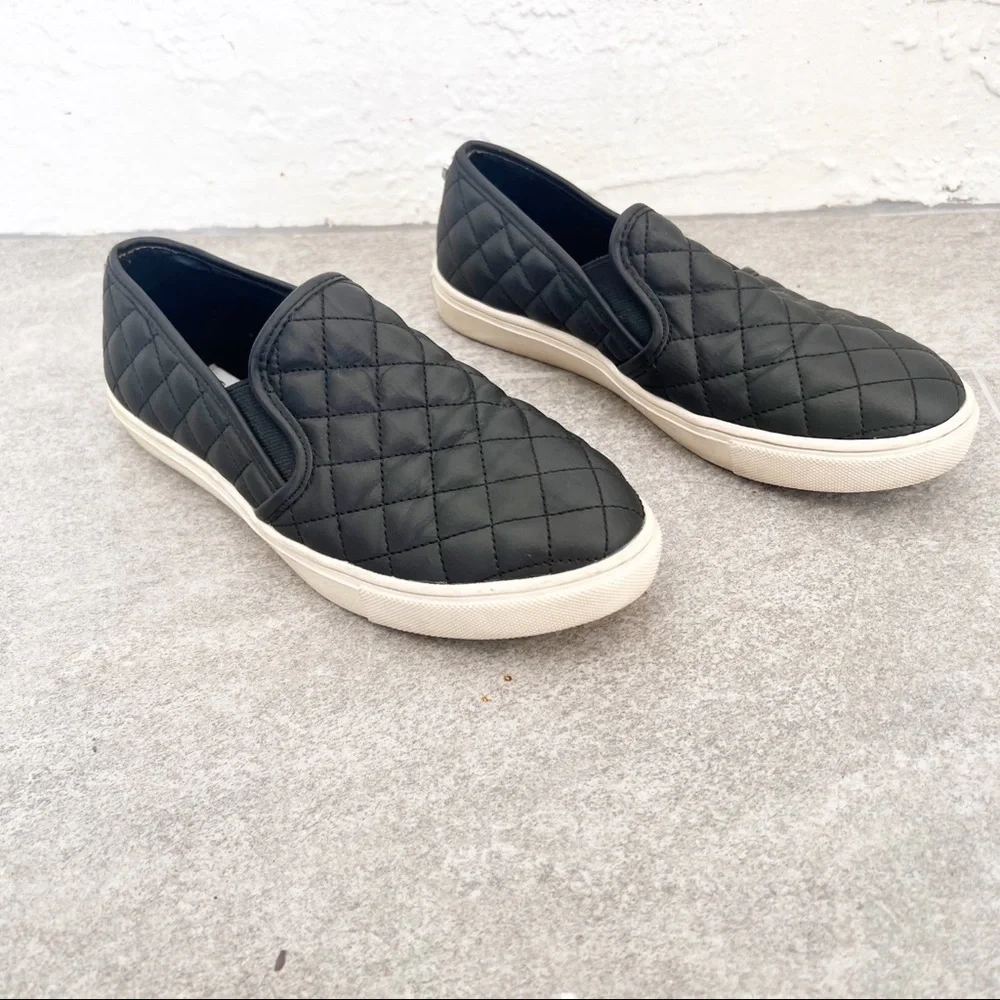 Steve Madden Shoes Black Ecentrcq Quilted Slip On Sneakers Womens Size 6 - Picture 2 of 6